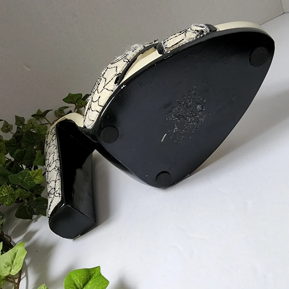 Large Resin High Heel Shoe Vanity Display